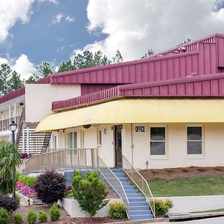 Days Inn Милледжвилл Экстерьер фото