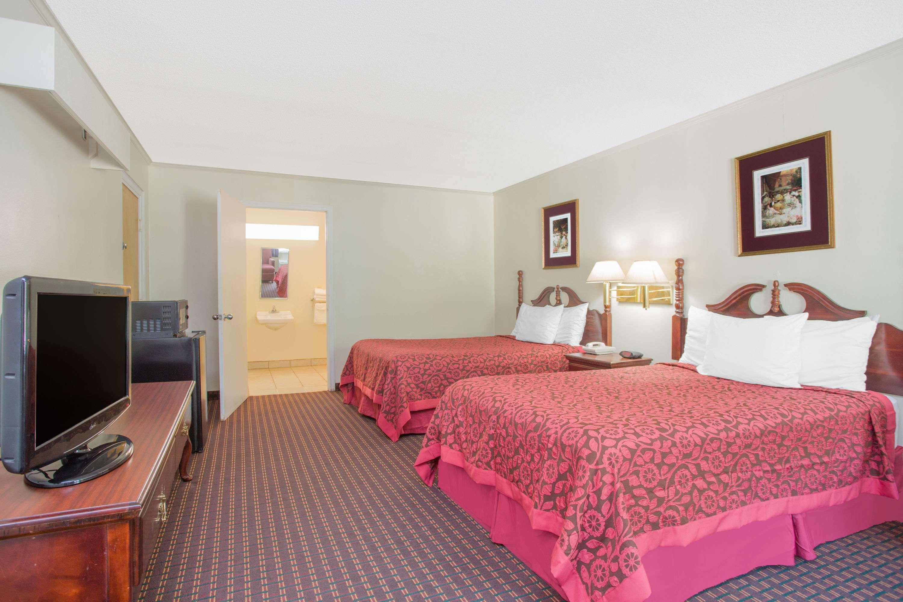 Days Inn Милледжвилл Экстерьер фото