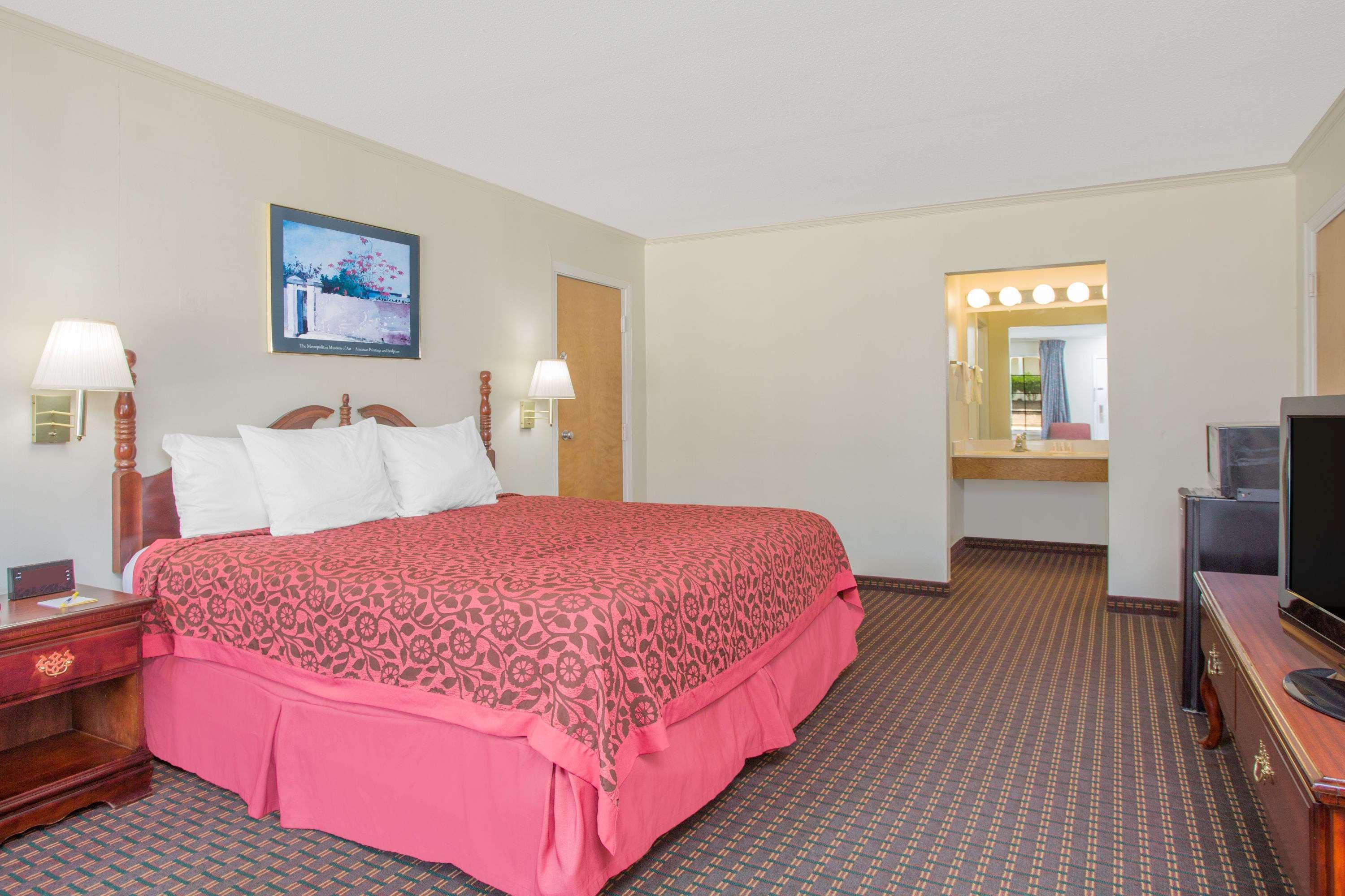 Days Inn Милледжвилл Экстерьер фото