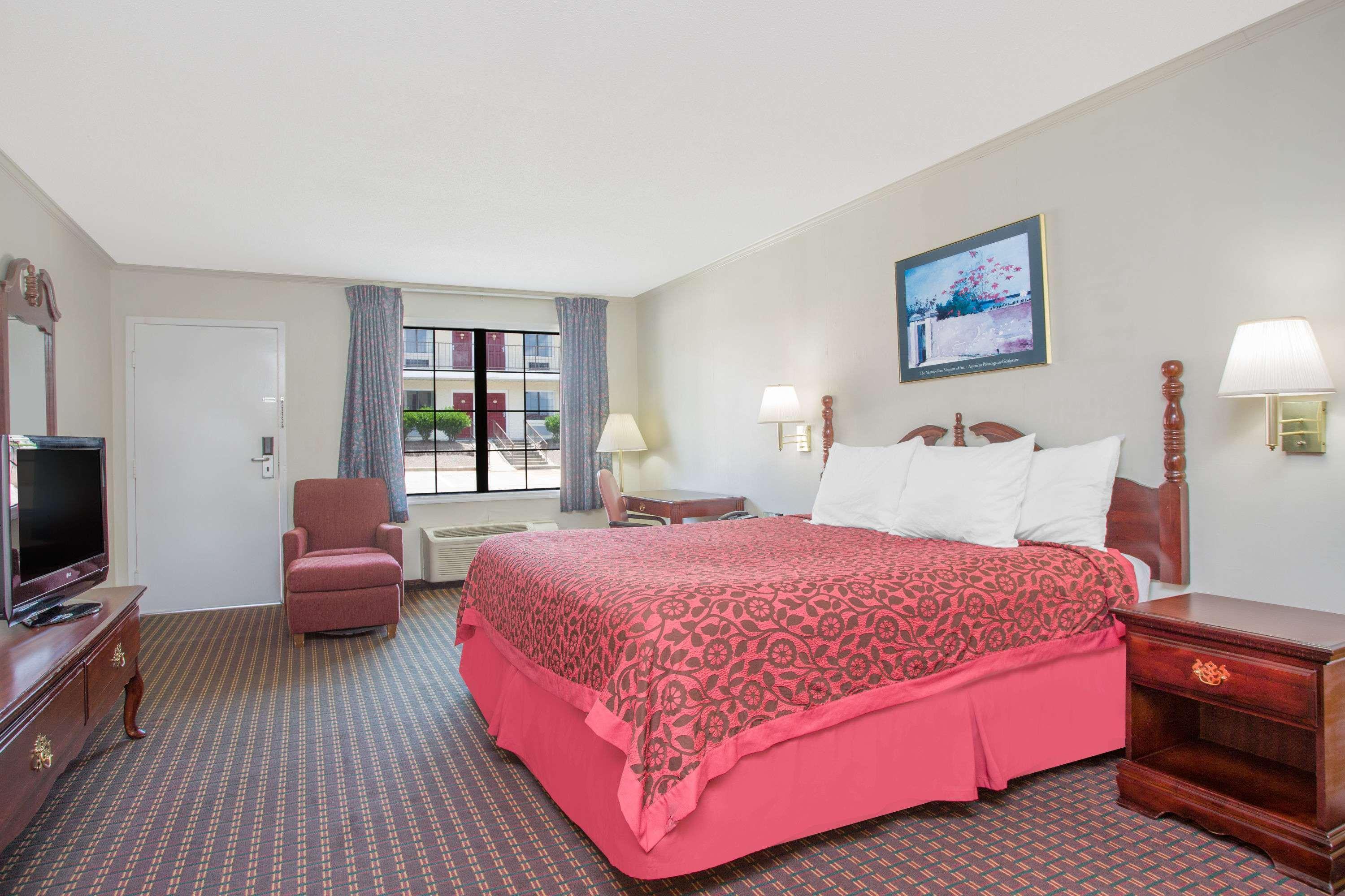 Days Inn Милледжвилл Экстерьер фото