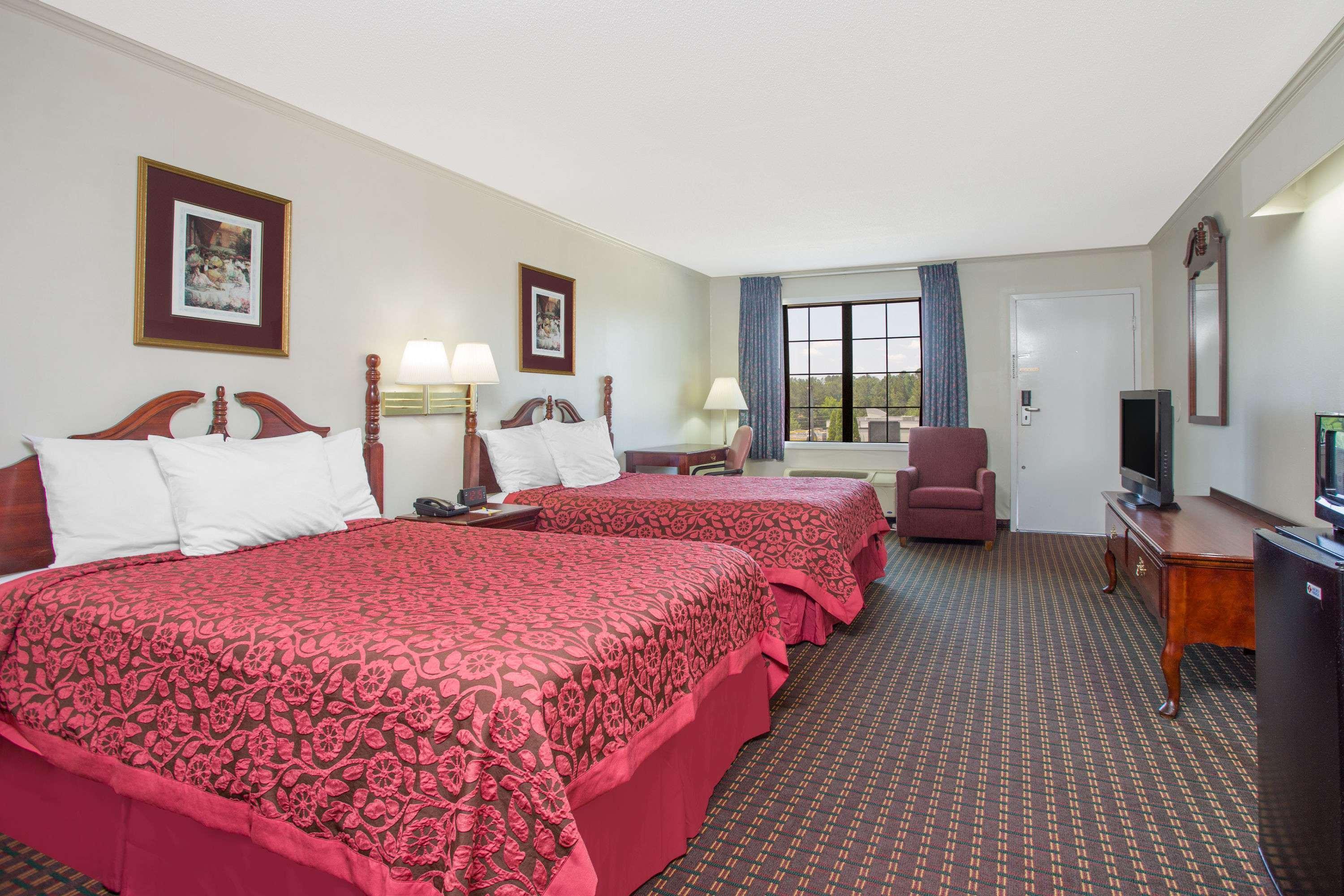 Days Inn Милледжвилл Экстерьер фото